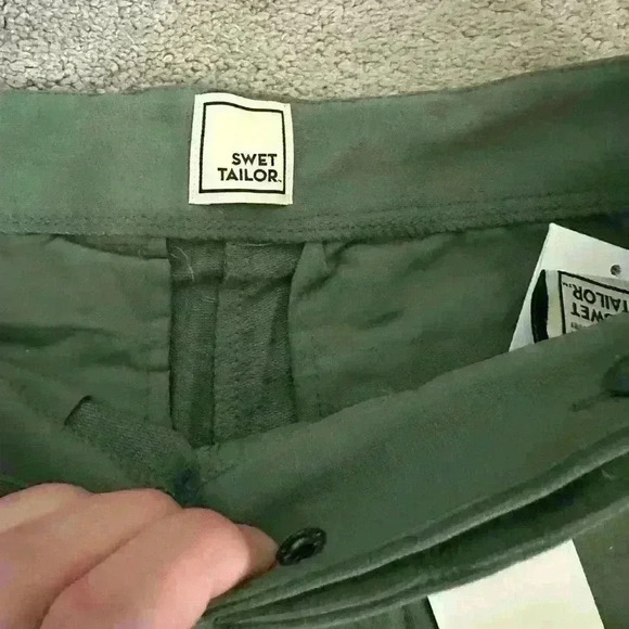 Swet Tailor Men’s The Everyday Chino Short Olive Green - Picture 6 of 10